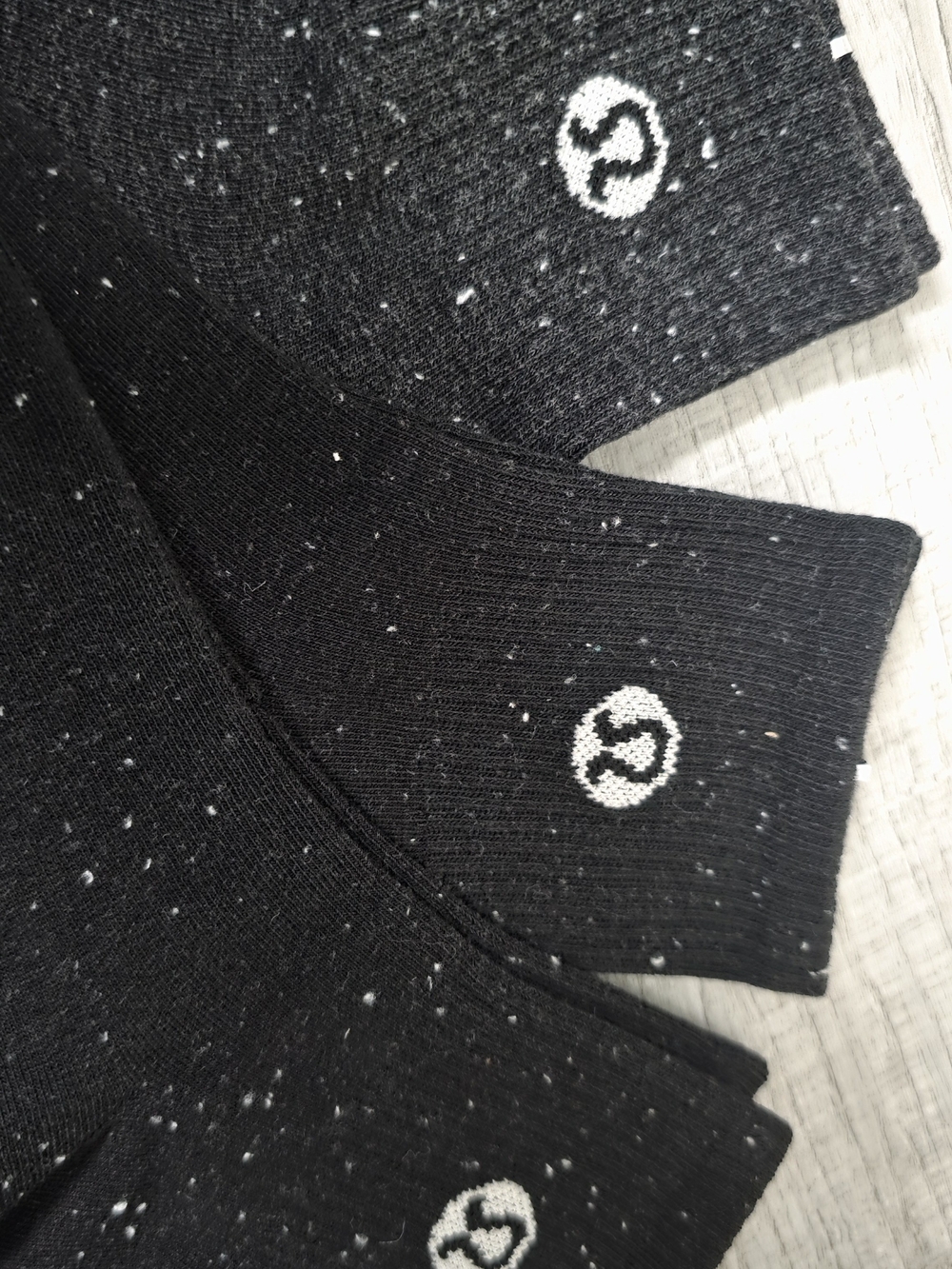 lululemon athletica Black Speckled Crew Socks - 3 Pack - Picture 2 of 3